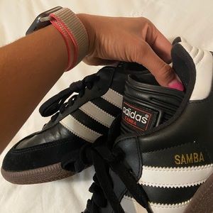 Men’s 7 (Women’s 8) SAMBA indoor soccer shoes